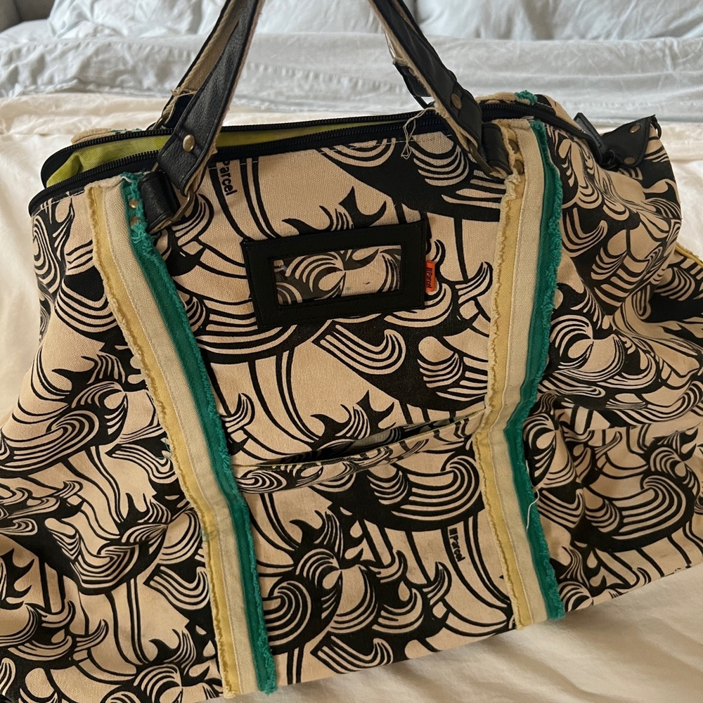 Parcel weekender bag